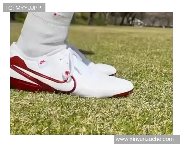 传奇10足球鞋球星上脚实况解析 见证顶级球员的选择与表现